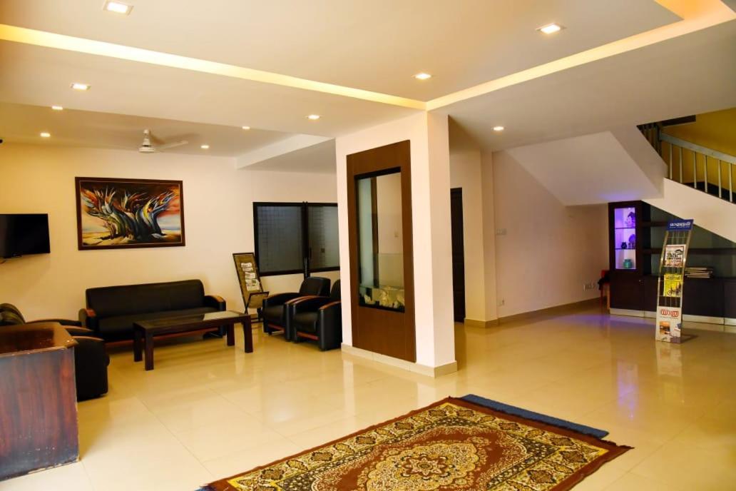 Hotel Chanakya Palakkad Bagian luar foto