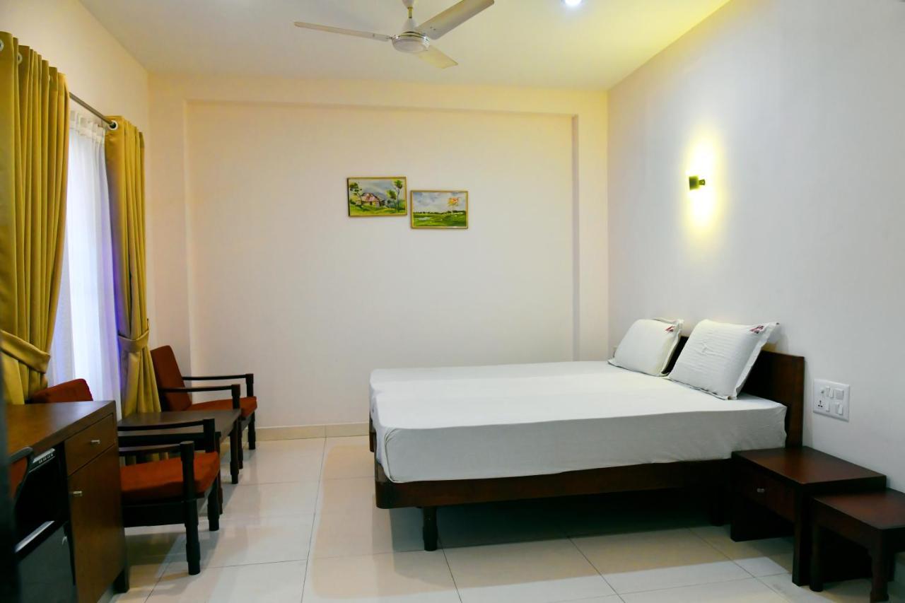 Hotel Chanakya Palakkad Bagian luar foto